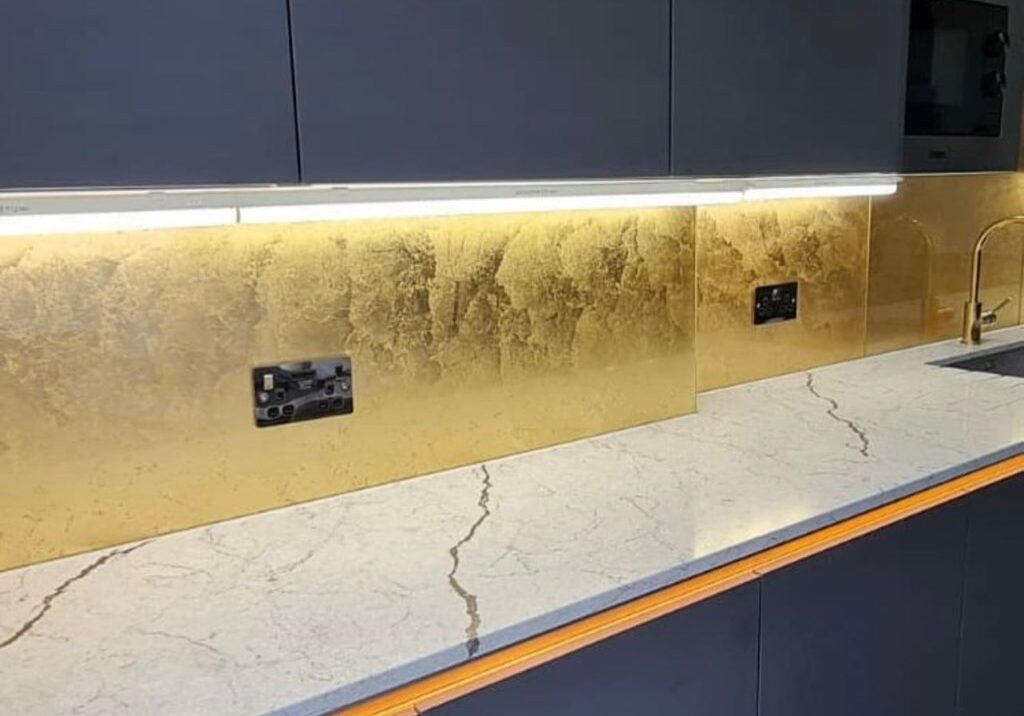 272738762_398575202043579_5639590759942503975_n white quartz worktop