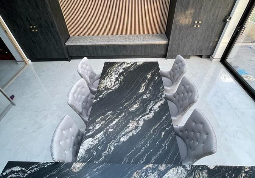 281573098_473391381228627_5137612593341496903_n Matching quartz kitchen worktop and table top